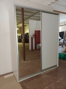 Vestavěná skříň